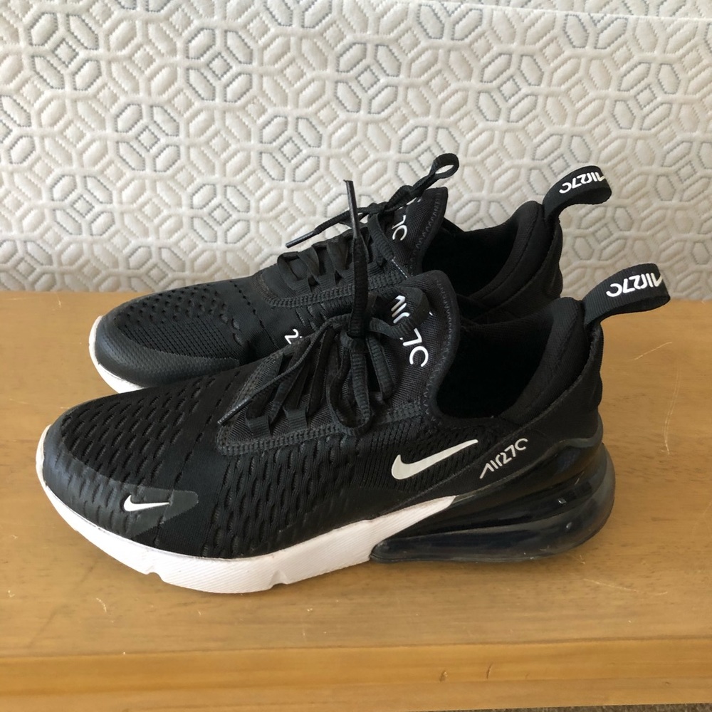 Air Max 270 Nike athletic sneaker black